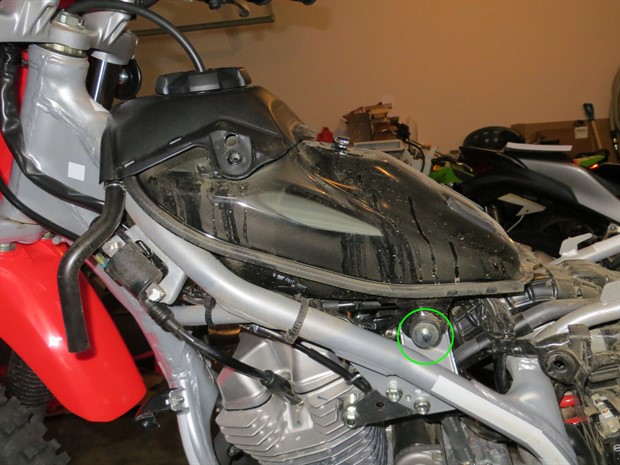 Left rear fuel tank mounting bolt