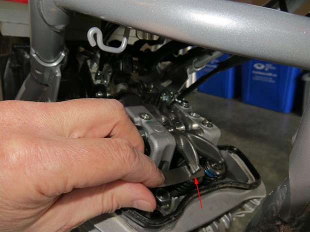 Measuring valve clearance (exhaust, right side)