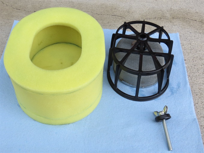 2010 Suzuki DR200SE - clean air filter, frame and wing bolt