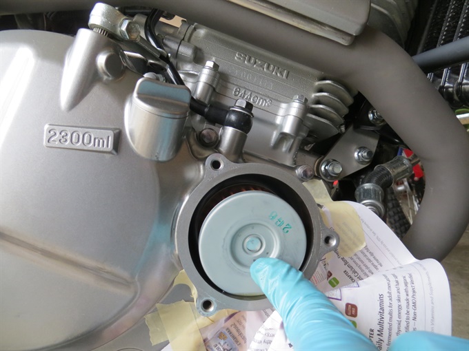 Installing new oil filter - DR650SE