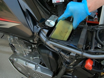 2010 Suzuki DR200SE - removing air filter